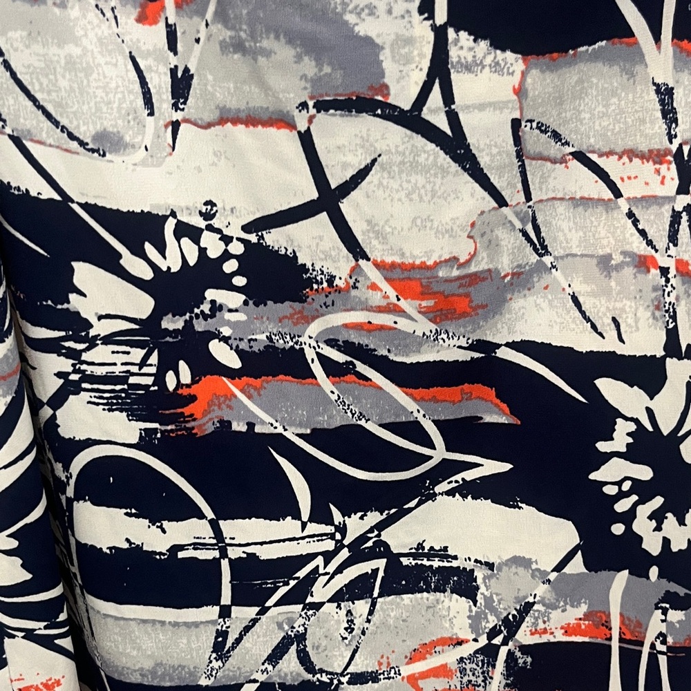 Abstract Floral Scoop Neck Top - Picture 3 of 3